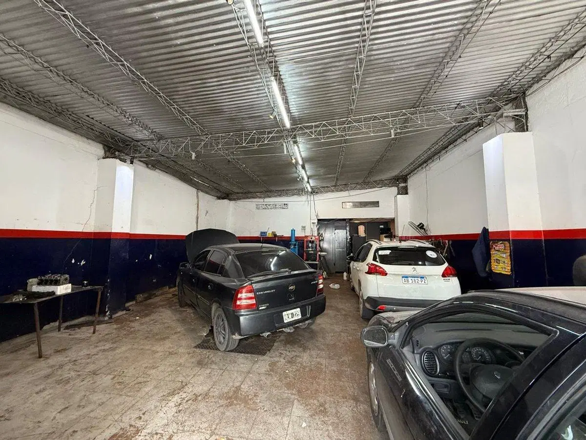 VENTA DE LOTE CON GALPON SOBRE AV ALEM 3