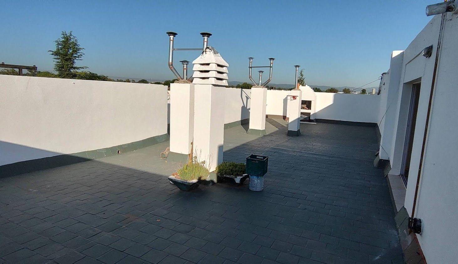SEMI PISO CON TERRAZA PROPIA