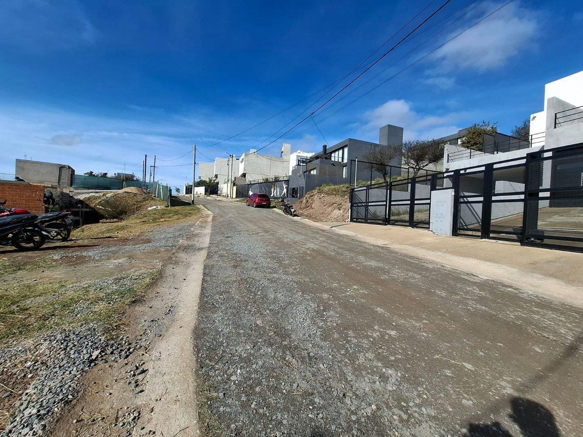 Foto de VENTA LOTE 907 M2 EN ZONA EXCLUSIVA CUESTA COLORAD, imagen 1