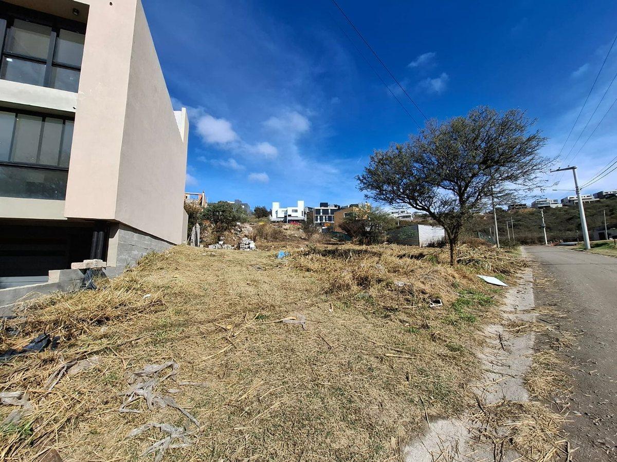 Foto de VENTA LOTE 907 M2 EN ZONA EXCLUSIVA CUESTA COLORAD, imagen 3