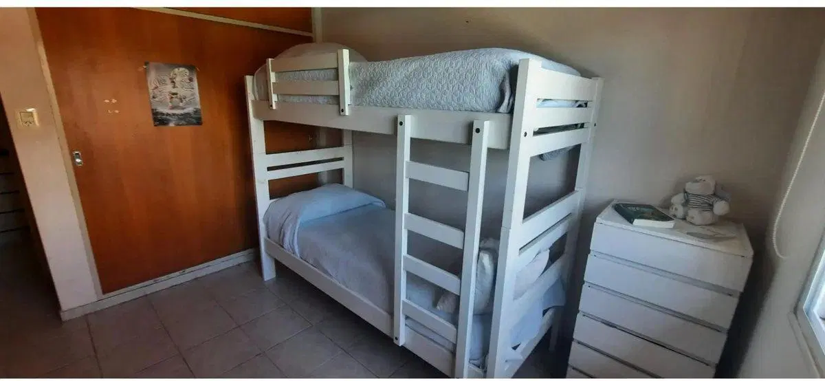 Casa de 3 dormi y piscina con escritura Arguello 8
