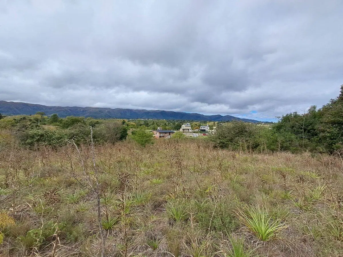 Lote con vista 1450m2 en Villa Giardino 3