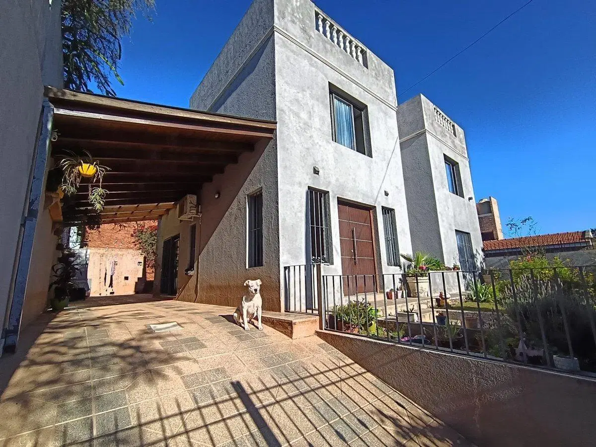 Casa 3 dorm, 2 baños y esc en Villa Allende Centro 5