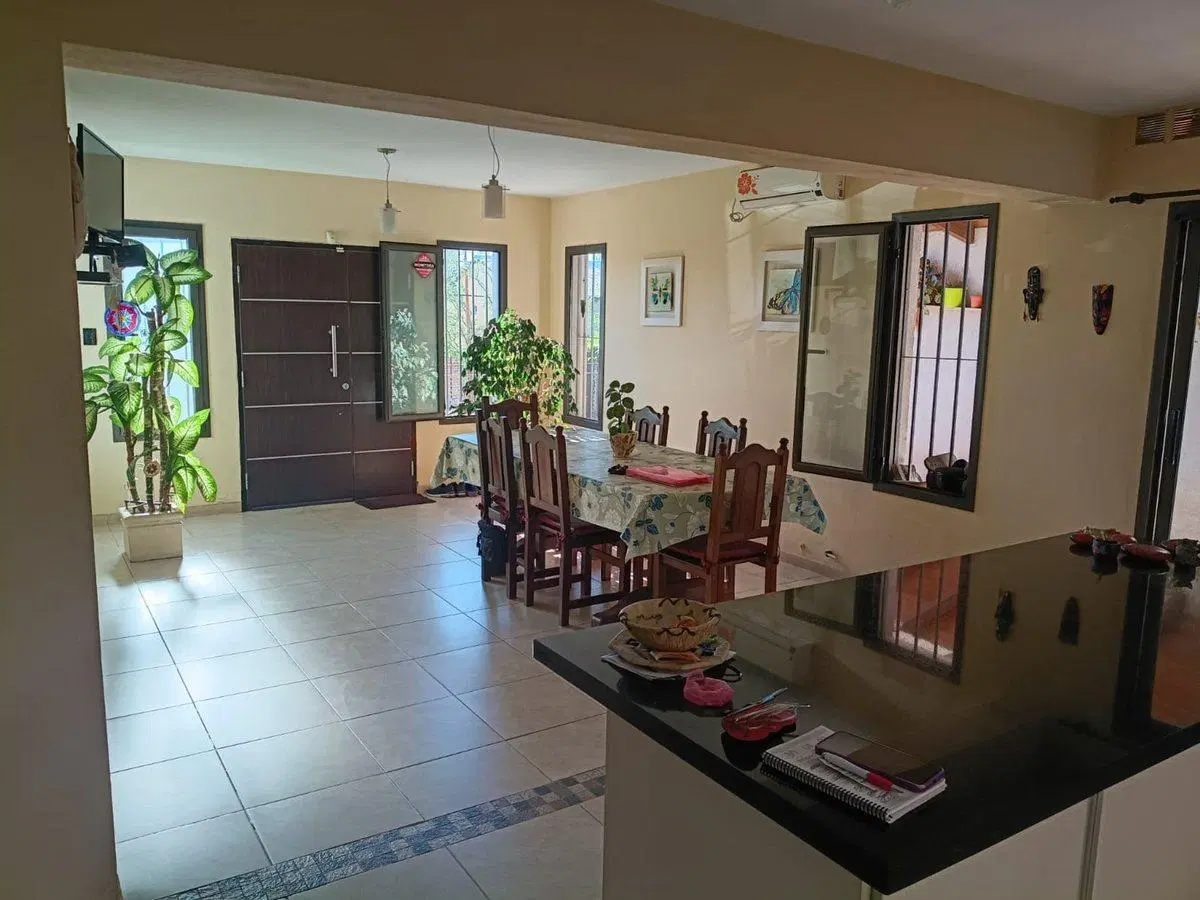 Casa 3 dorm, 2 baños y esc en Villa Allende Centro 2