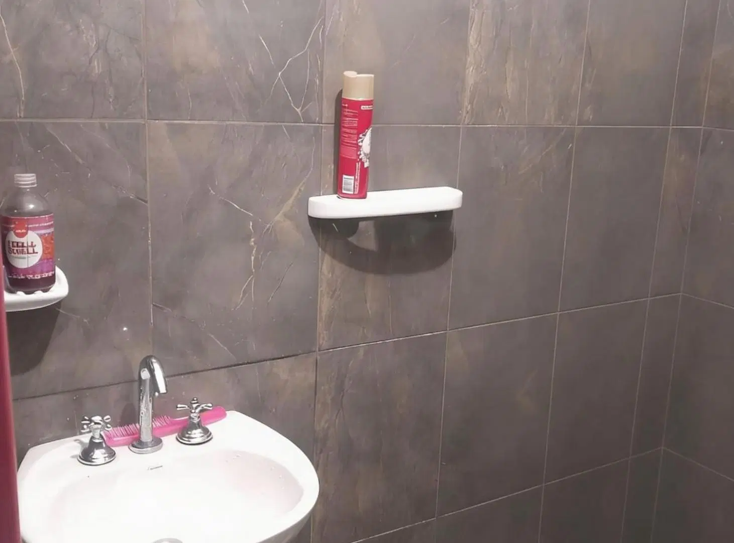 Se alquila local comercial sobre Av Pedernera 3