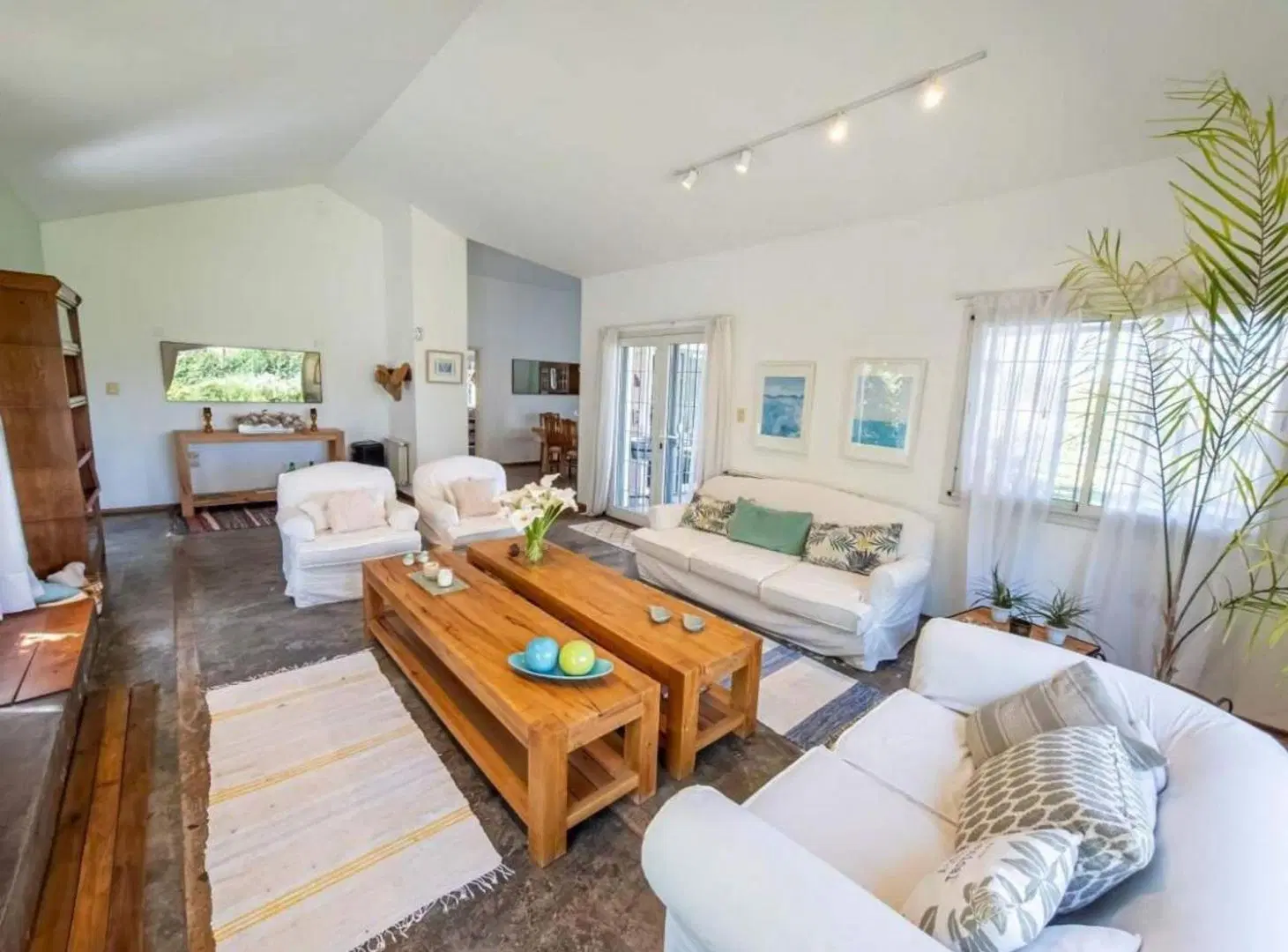 Hermosa casa en villa Rivera Indarte con pileta 8