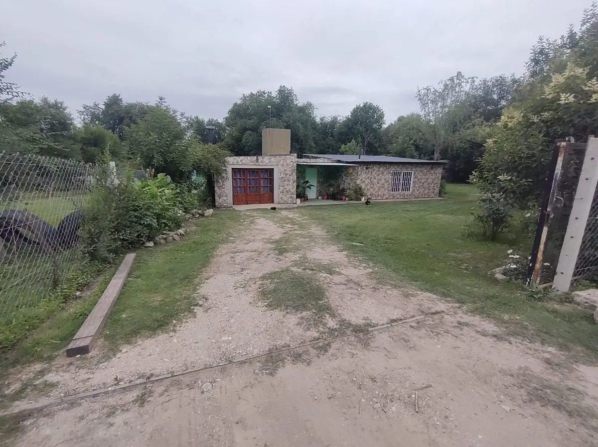 HERMOSA CASA EN TANTI CON PILETA MAS 2 DEPTOS 3