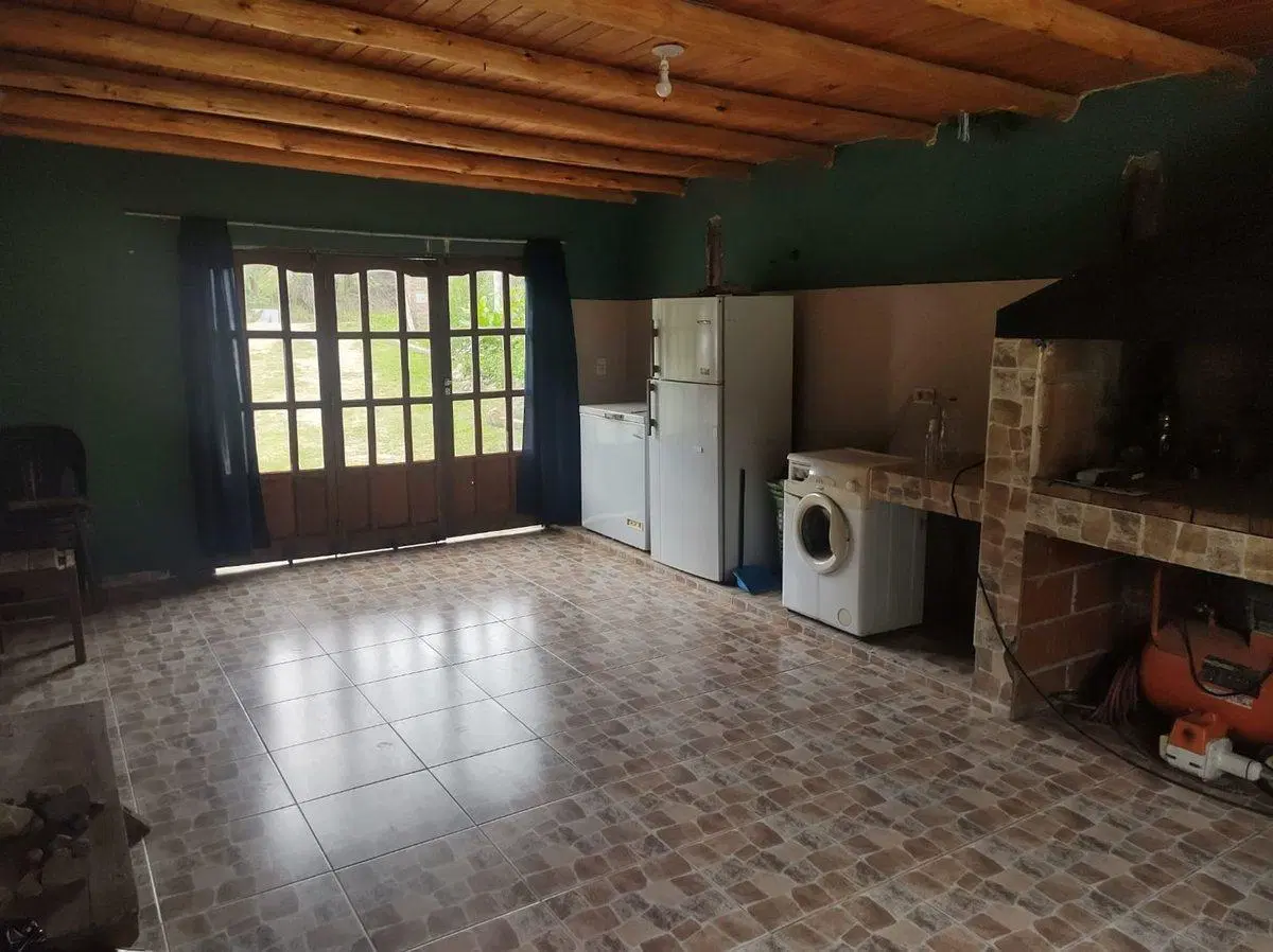 HERMOSA CASA EN TANTI CON PILETA MAS 2 DEPTOS 2