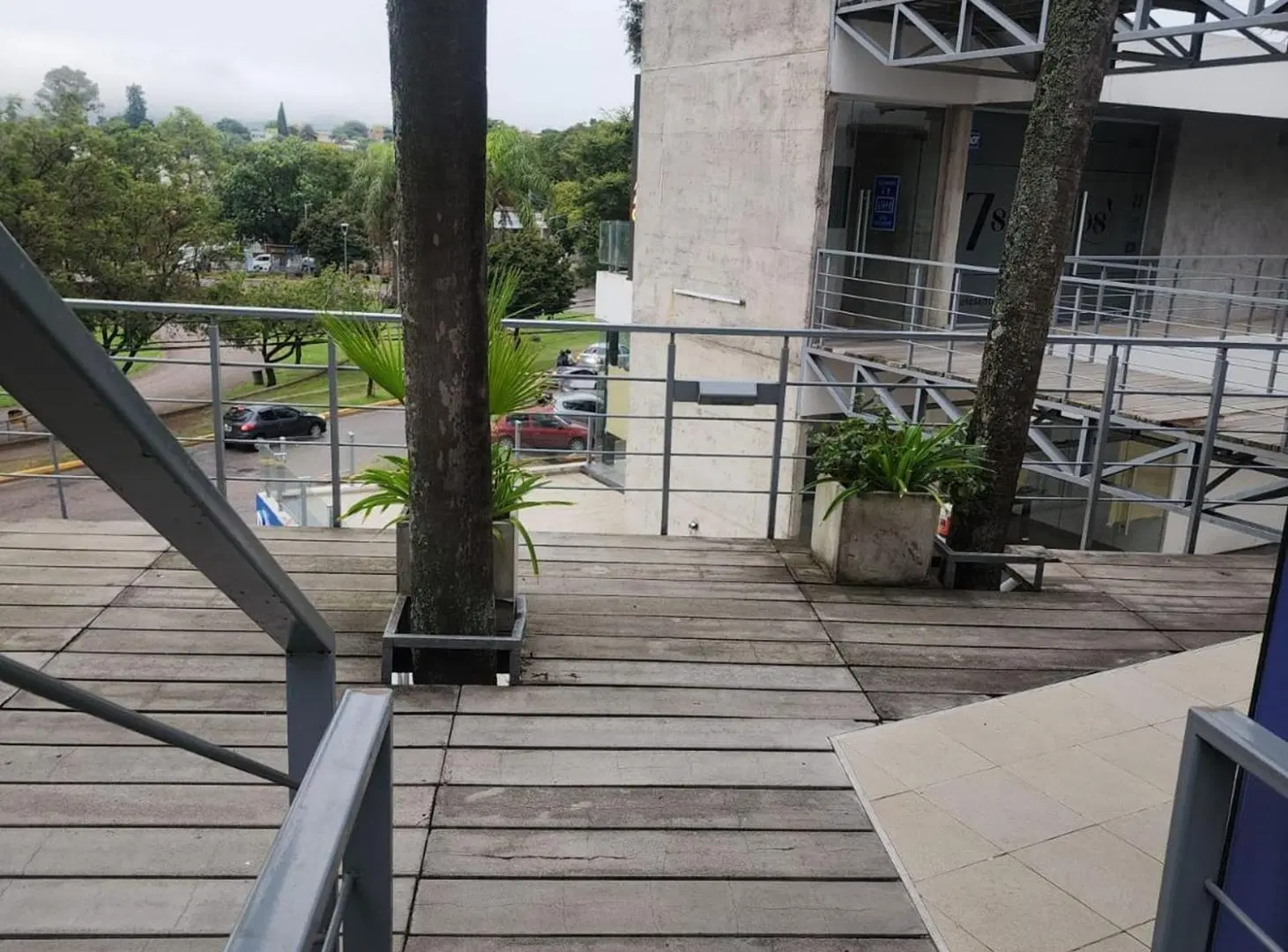 Se vendo local comercial en complejo Atrio 5