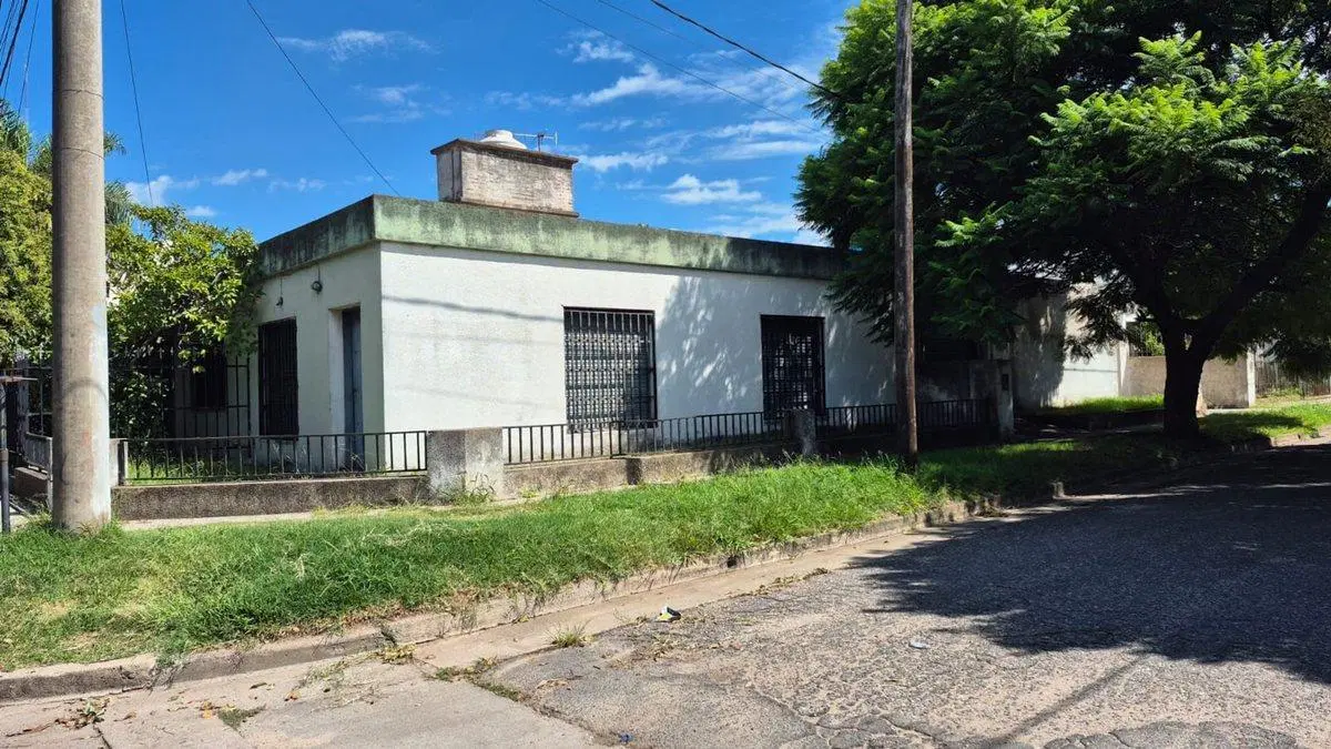 Casa mas Local San Martin Norte Frente a Plaza 2