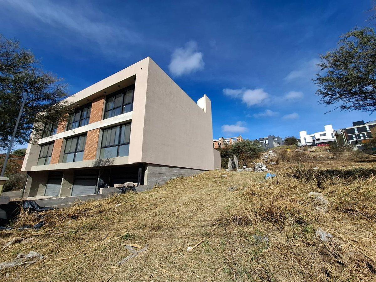 Foto de VENTA LOTE 907 M2 EN ZONA EXCLUSIVA CUESTA COLORAD, imagen 3