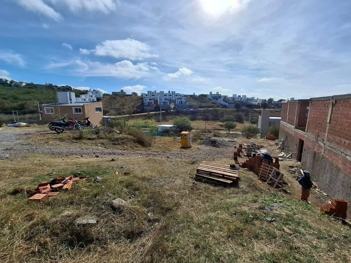 VENTA LOTE 907 M2 EN ZONA EXCLUSIVA CUESTA COLORAD 5