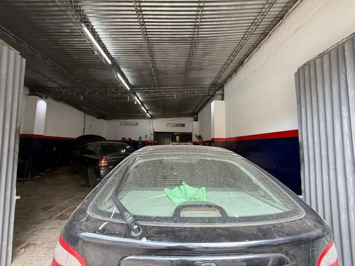 VENTA DE LOTE CON GALPON SOBRE AV ALEM 5