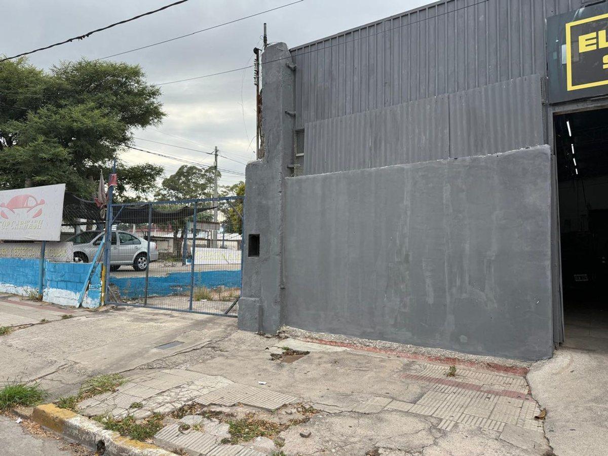 Foto de VENTA DE LOTE CON GALPON SOBRE AV ALEM, imagen 4