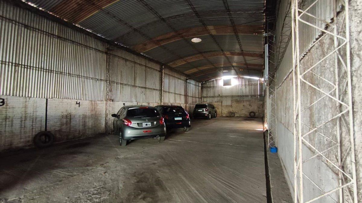 Foto de VENTA GALPON ALTO ALBERDI 200 M2 EXC UBICACION, imagen 2
