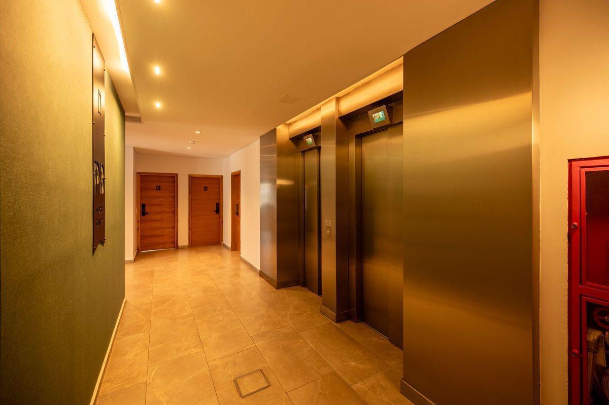 Foto de VENTA OPERA PARK 2 DORMI 2 BAÑOS PISO 12 COCHERA, imagen 5