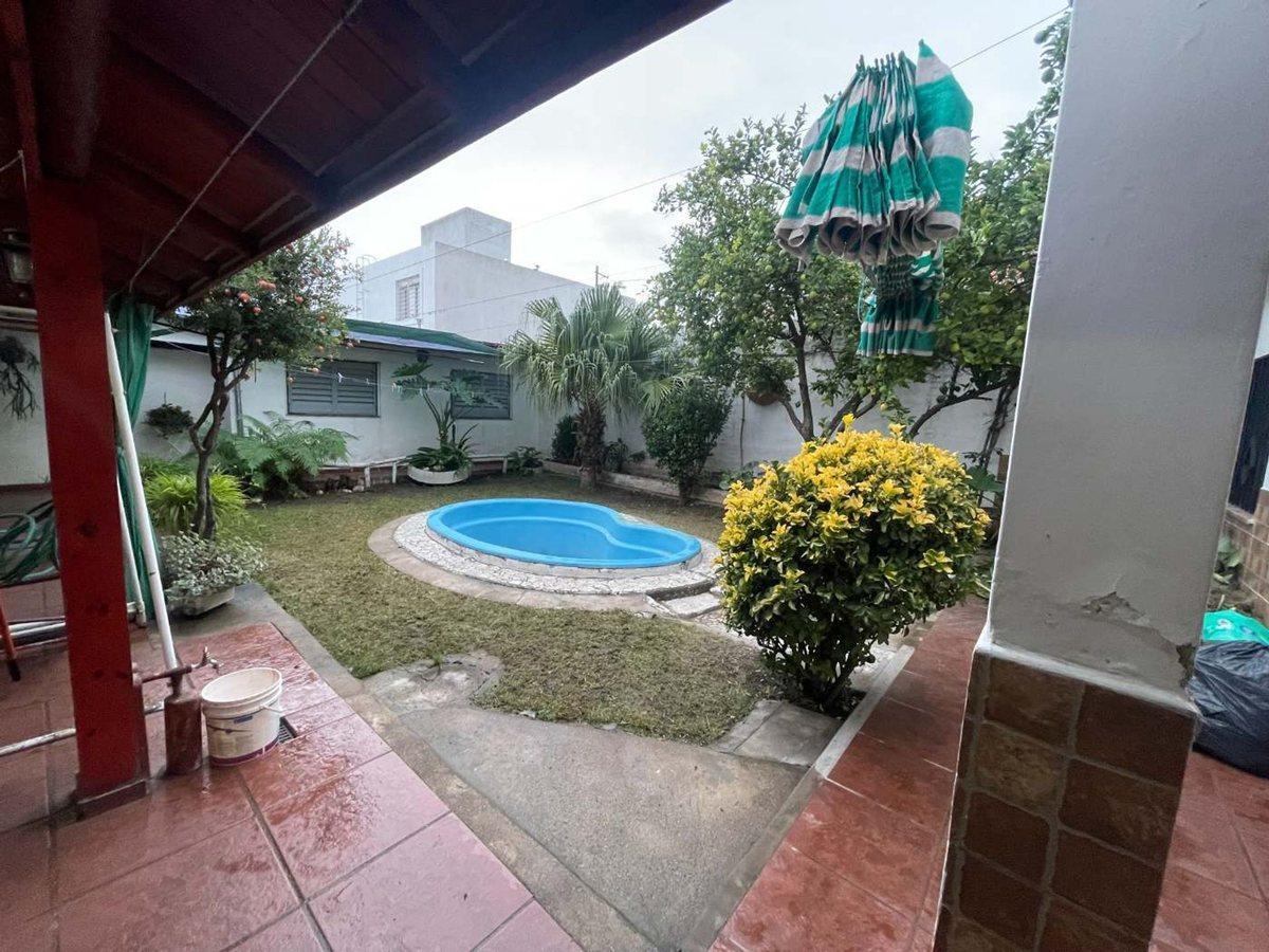 Foto de CASA + 2 DEPARTAMENTOS – B° PARQUE LICEO SECC II, imagen 4