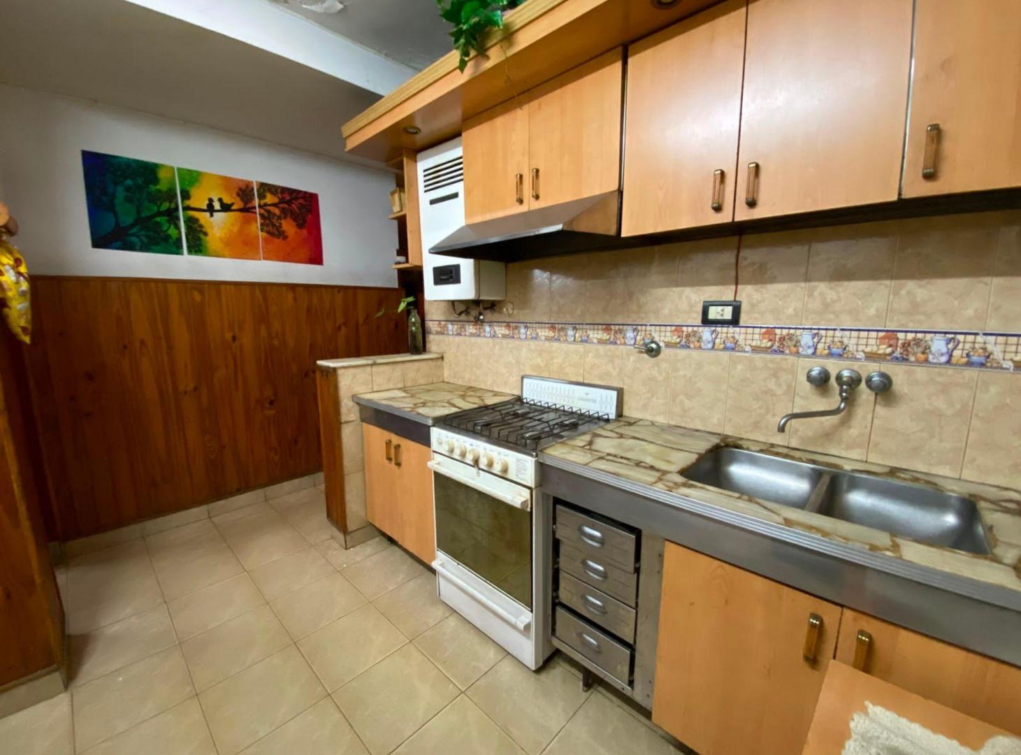 Foto de CASA + 2 DEPARTAMENTOS – B° PARQUE LICEO SECC II, imagen 2