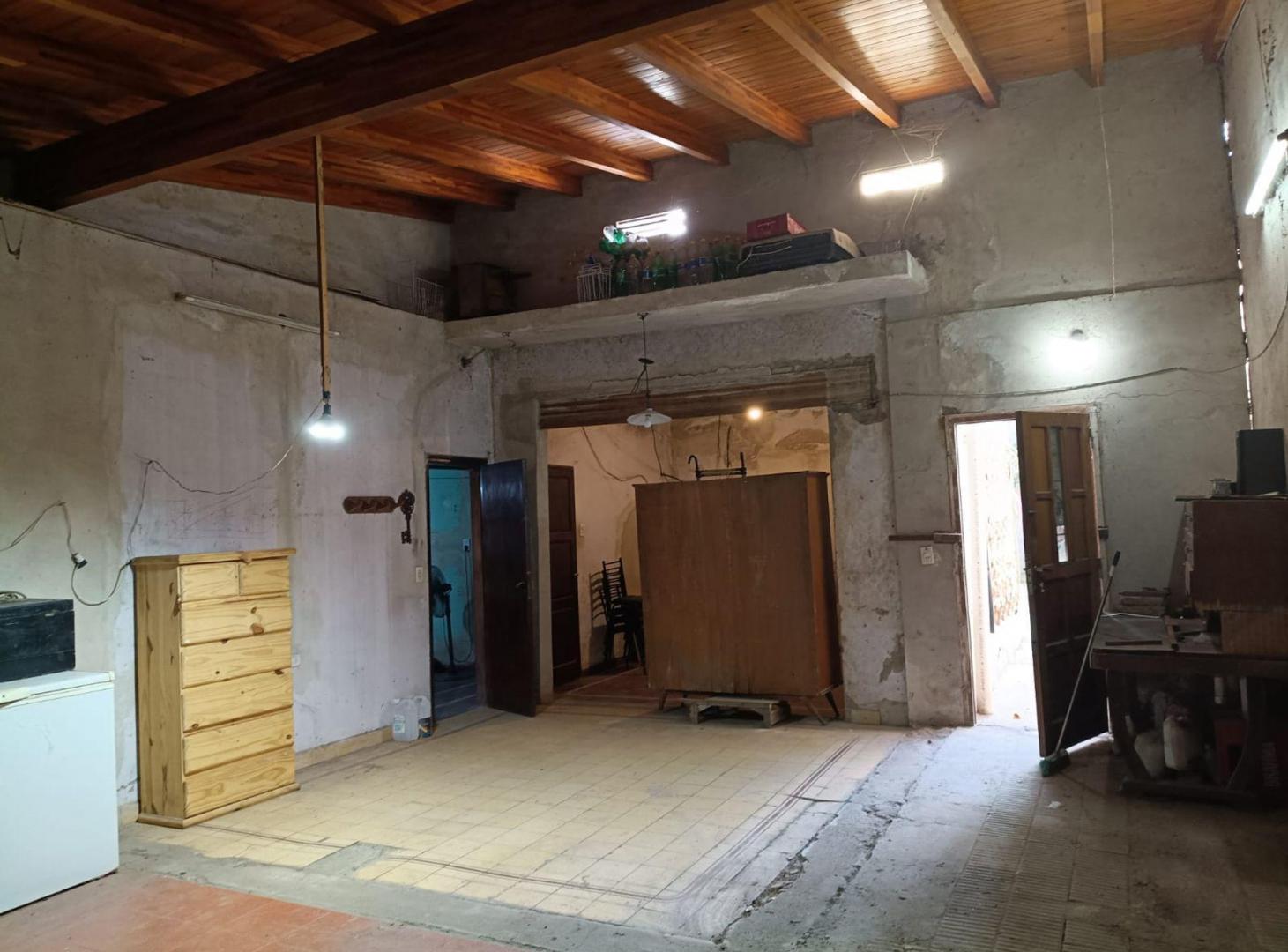 Foto de Venta casa a refaccionar 2 dorm Villa Libertador, imagen 4