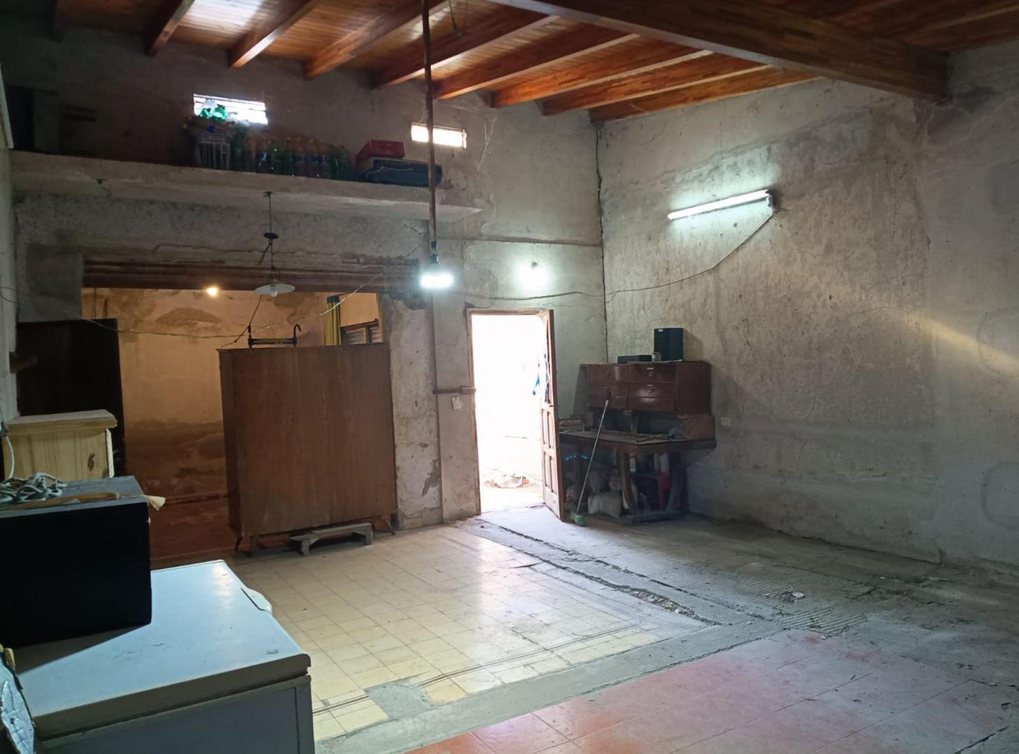 Foto de Venta casa a refaccionar 2 dorm Villa Libertador, imagen 5