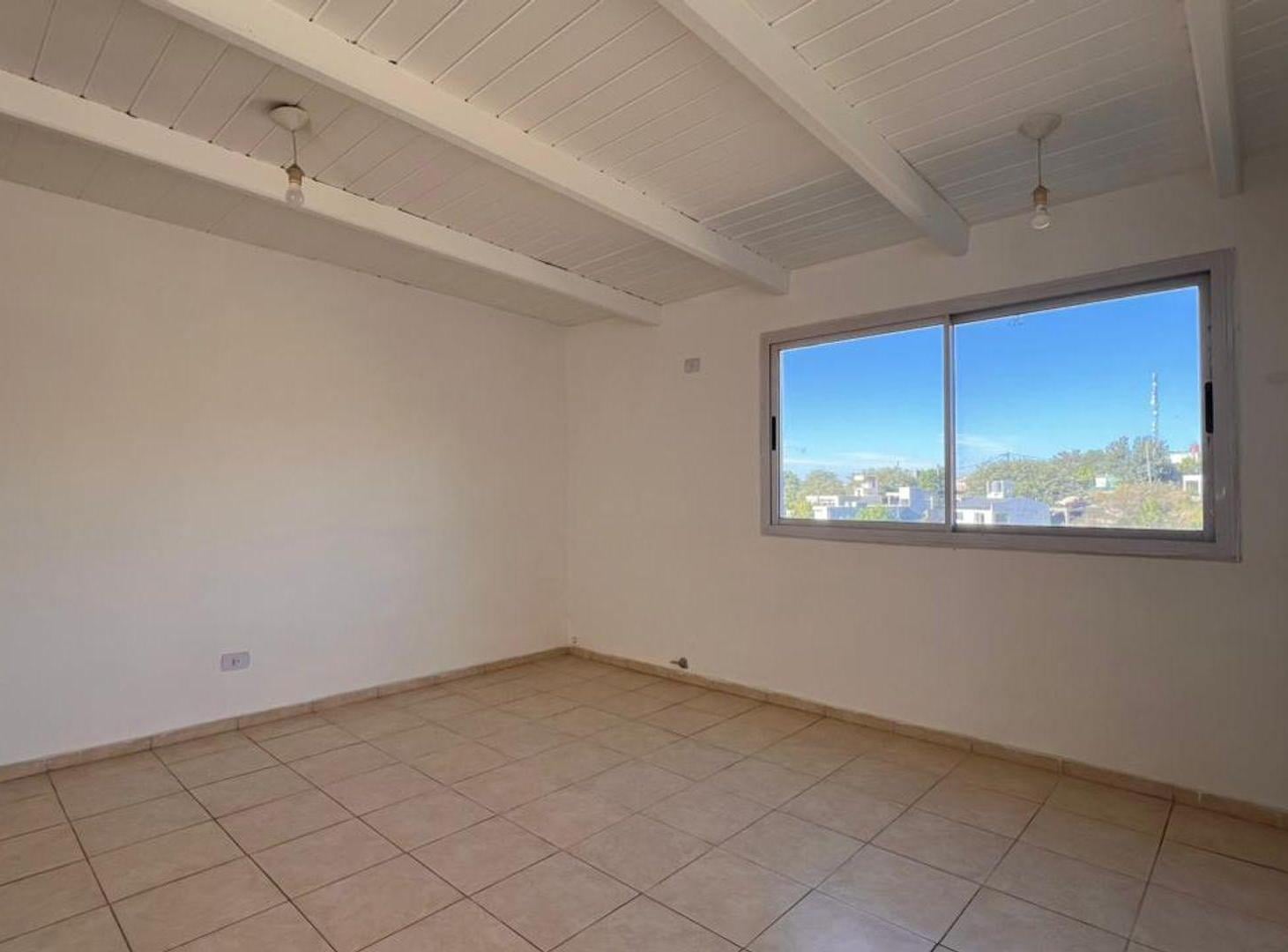 Foto de VENTA AMPLIO DUPLEX 2DOR CUESTA COLORADA LA CALERA, imagen 3