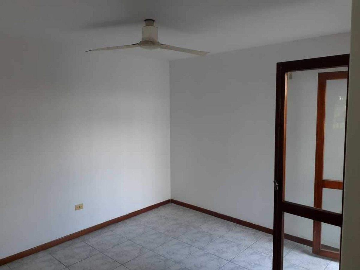 Foto de Casa 2 dorm y cochera Barrio Marques, imagen 3