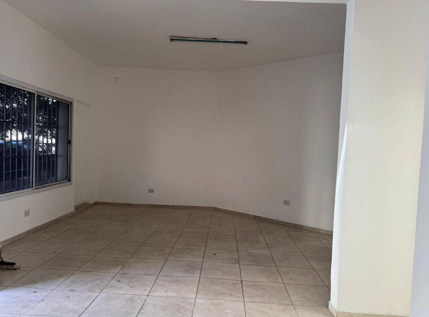 Foto de AMPLIO LOCAL COMERCIAL PUEYRREDÓN - ALQUILER, imagen 3