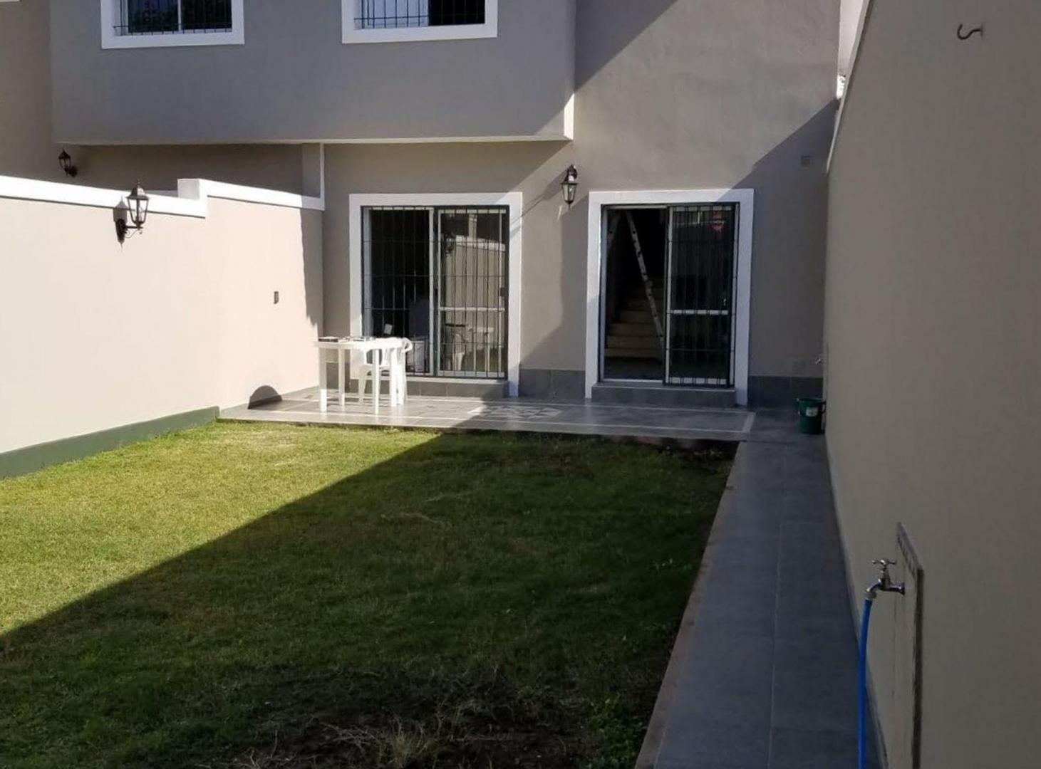 Foto de Venta duplex 3 dorm Barrio San Salvador, imagen 2