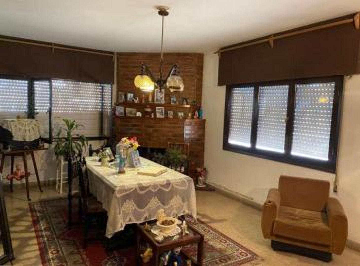 Foto de VENTA CASA 3 DORMITORIO BARRIO JARDIN, imagen 2