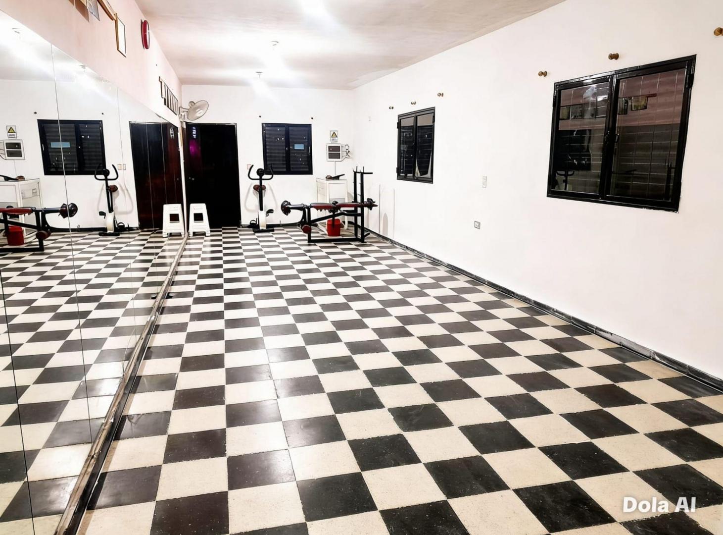 Foto de Se alquila local comercial sobre Av Pedernera, imagen 4
