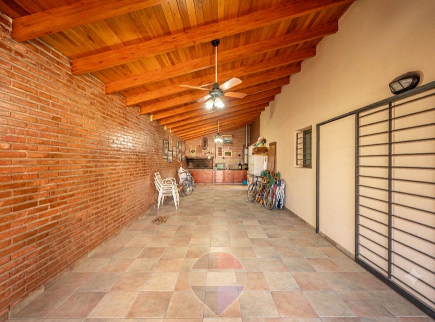 Foto de Venta casa 3 dormi pileta frente al rio playas oro, imagen 4