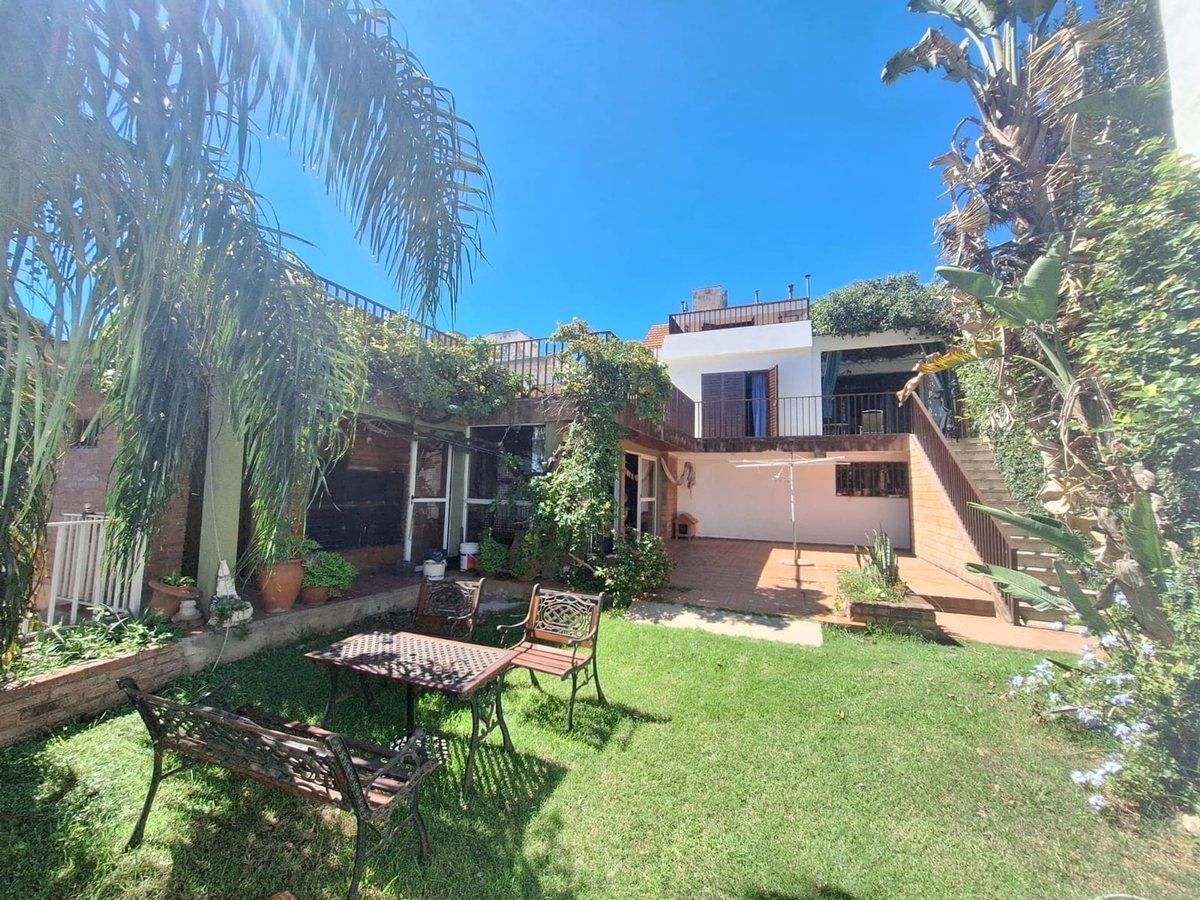 Foto de Casa 4 Dormitorios Pileta en Barrio San Salvador, imagen 2