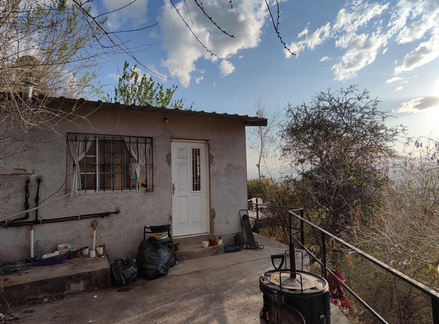 Foto de VENTA CASA 1 DORM EN VILLA CARLOS PAZ CON VISTA, imagen 2