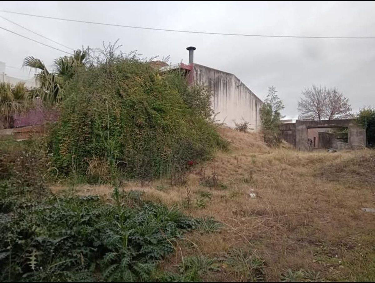 Foto de Terreno con casa a terminar a metros de Av Colon, imagen 4