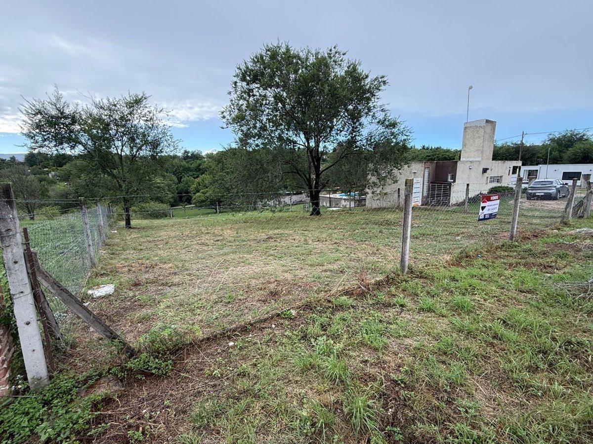 Foto de VENTA LOTE 630 M2 TANTI 4 CUADRAS DE LA RUTA 28, imagen 1
