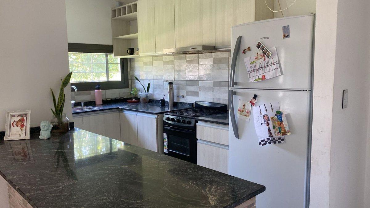 Foto de CASA EN LA COLONIA TIROLESA 3 DORMI AMPLIO LOTE, imagen 2