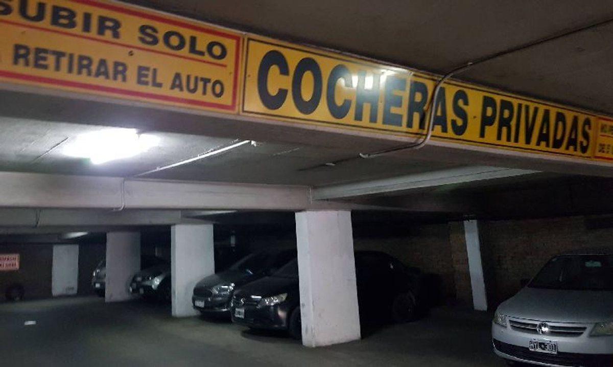 Foto de Cochera sobre Av Colon a mts de Plaza Colon, imagen 2