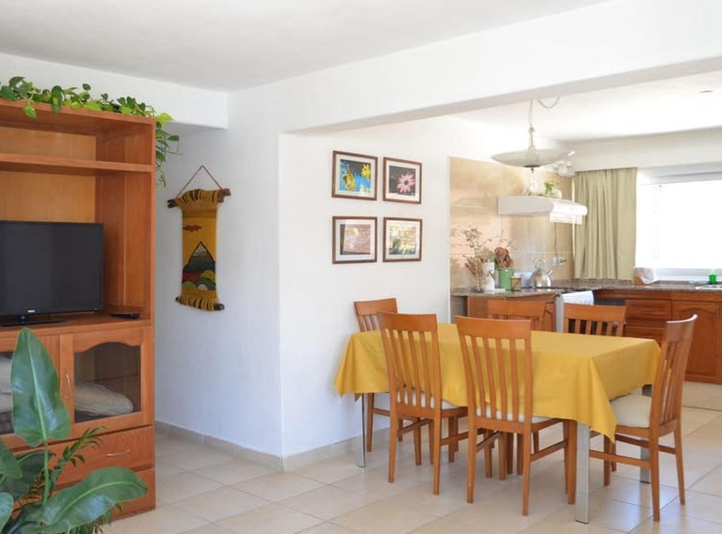 Foto de Venta de Local y 4 departamentos Villa Carlos Paz, imagen 2