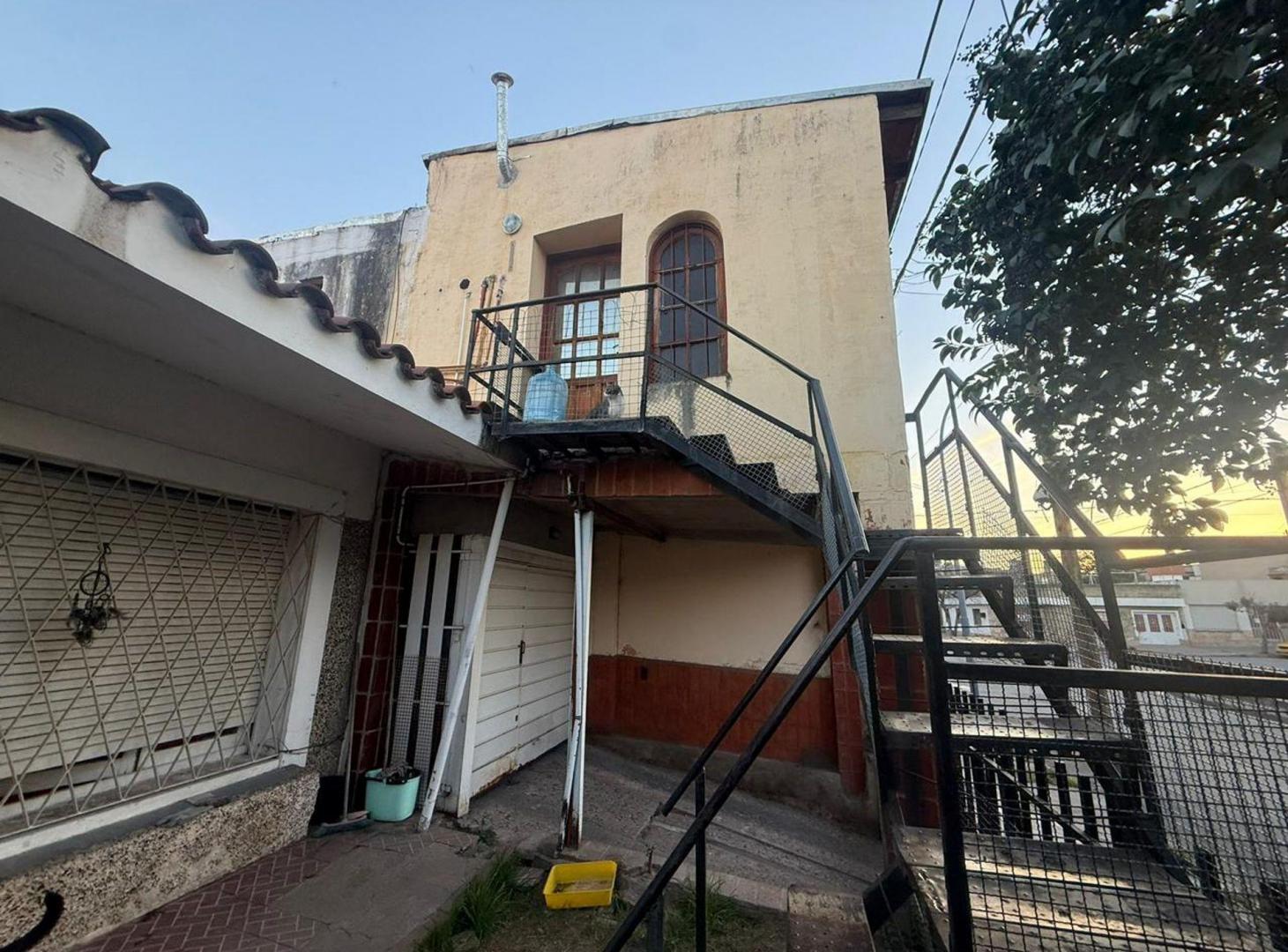 Foto de VENTA CASA 3 DORM + DPTO 2 DORM BARRIO YAPEYU, imagen 4