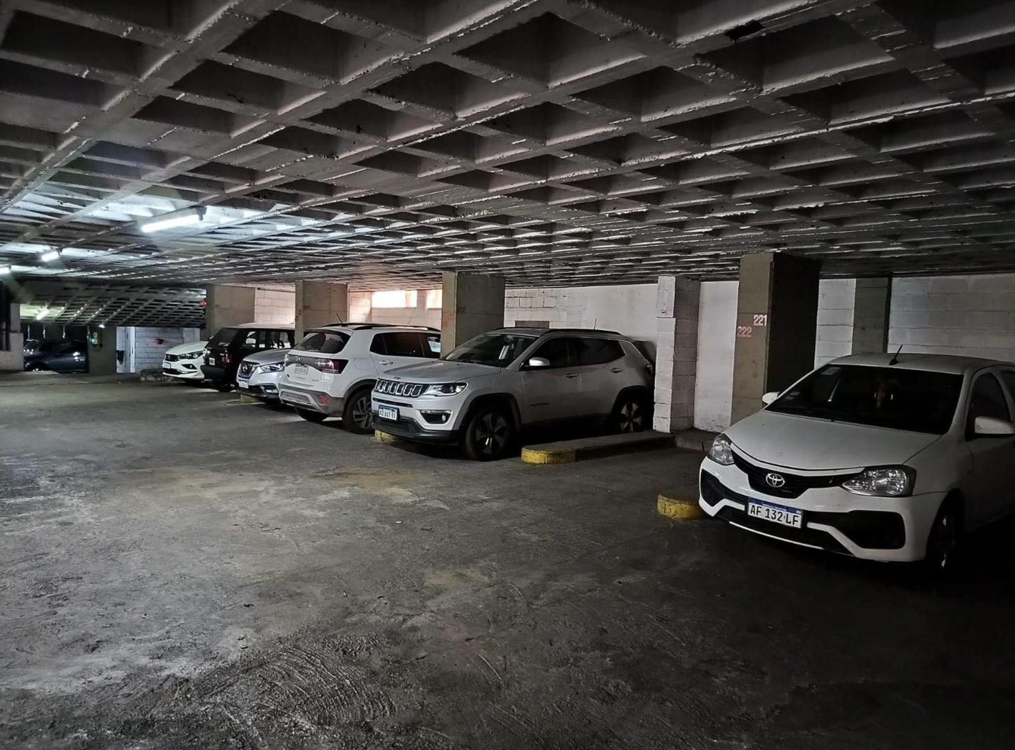 Foto de COCHERA BV CHACABUCO EDIF ARGENTA V PISO 2 CENTRO, imagen 1