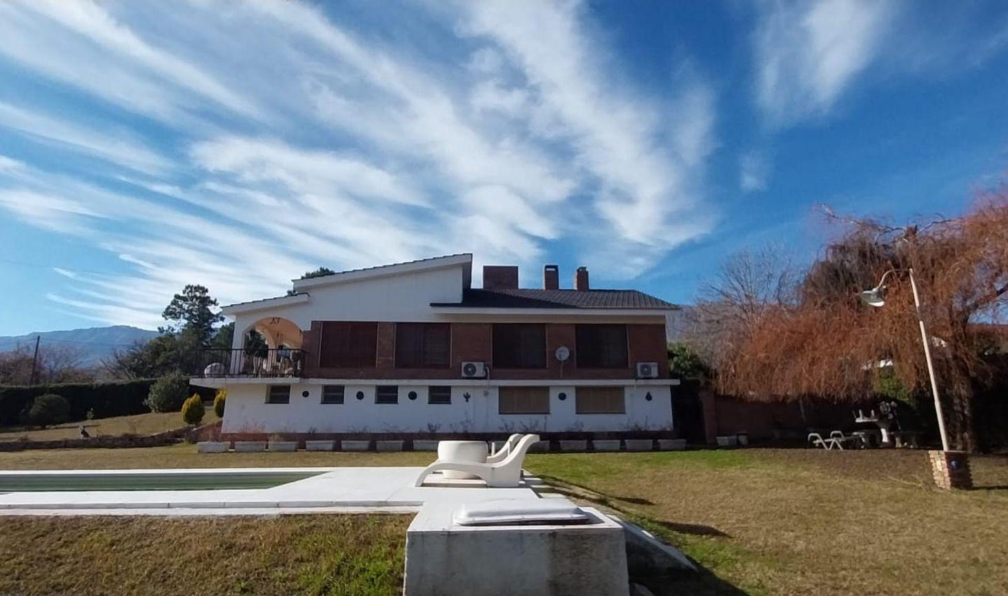 Foto de Venta Casa de categoria Los Hornillos lote 2650m2, imagen 1