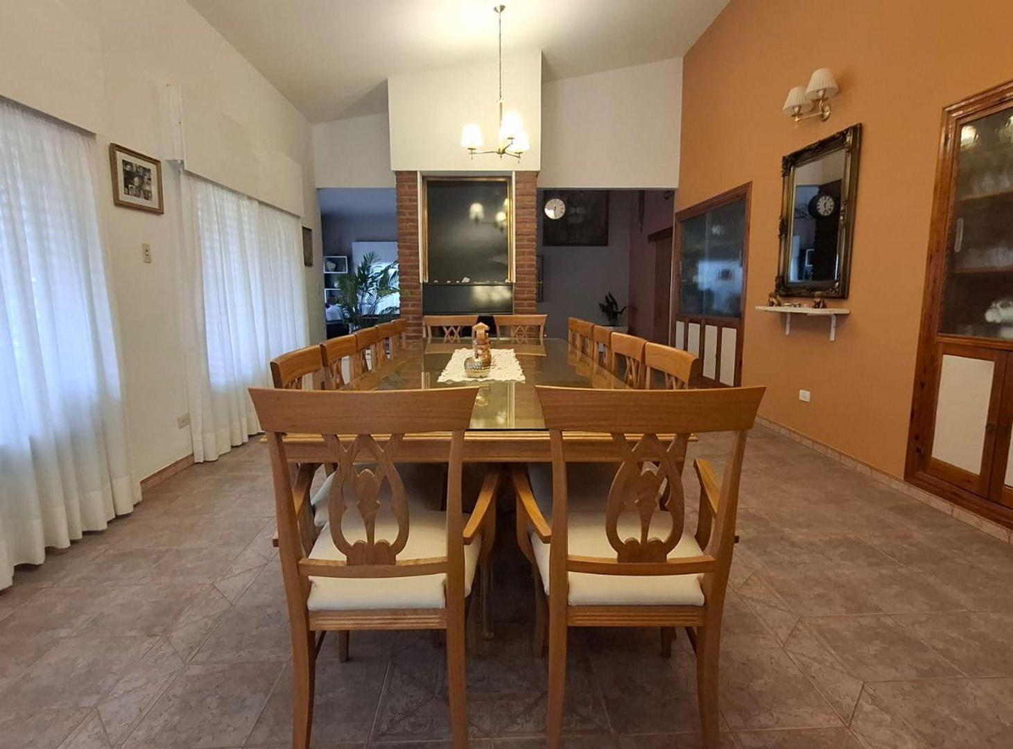 Foto de Venta Casa de categoria Los Hornillos lote 2650m2, imagen 2