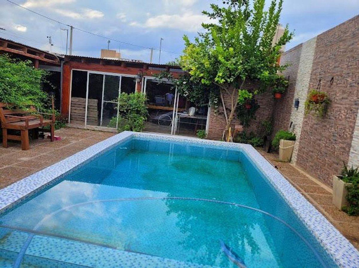 Foto de Casa Horizonte Con pileta galpon y local comercial, imagen 3