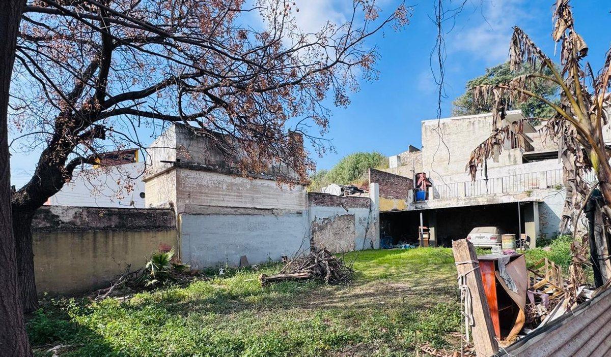 Foto de OPORTUNIDAD CASA A REFACCIONAR EN ALBERDI 586 mts, imagen 4