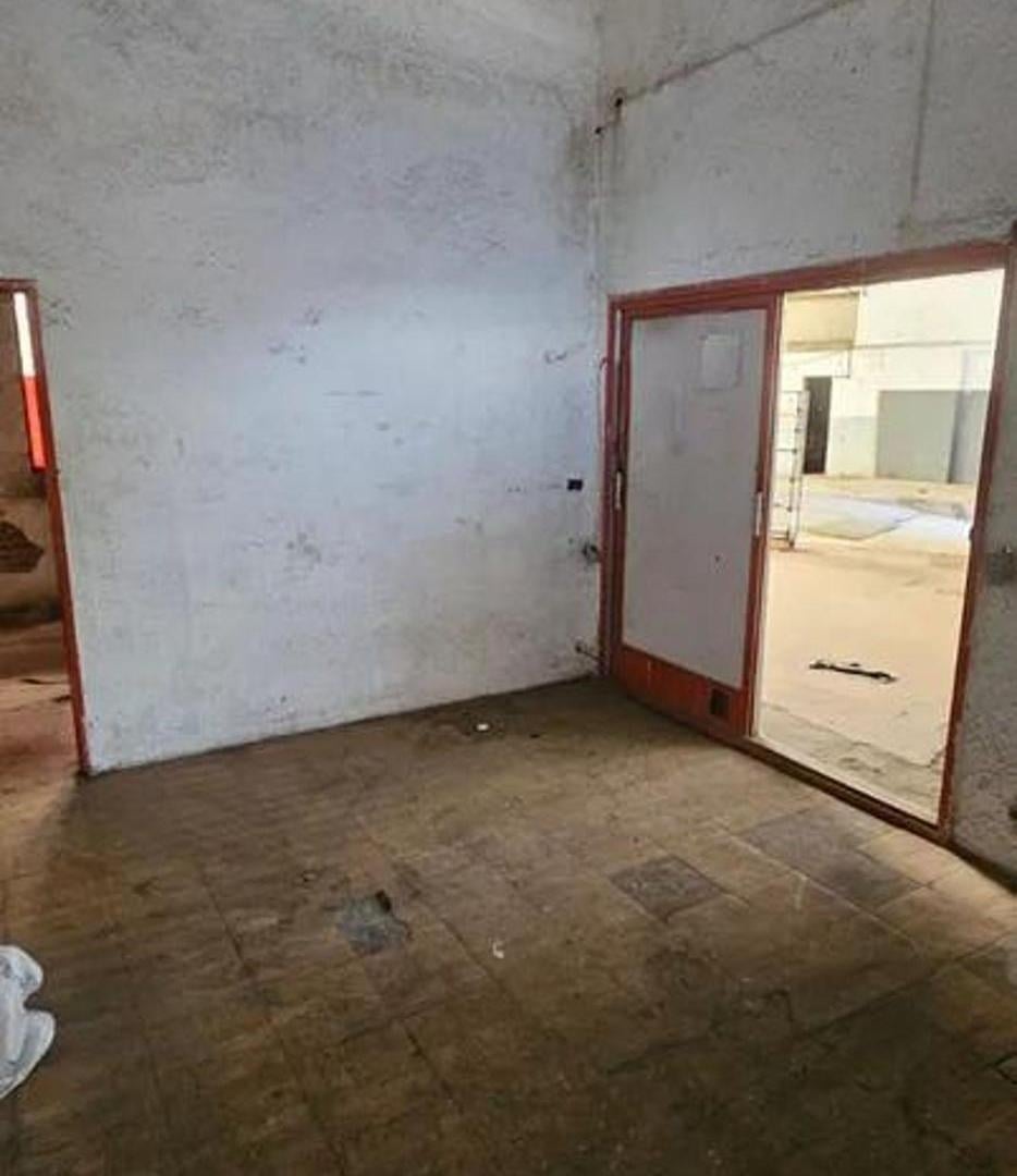 Foto de VENTA GALPON SOBRE JUAN B JUSTO, imagen 2