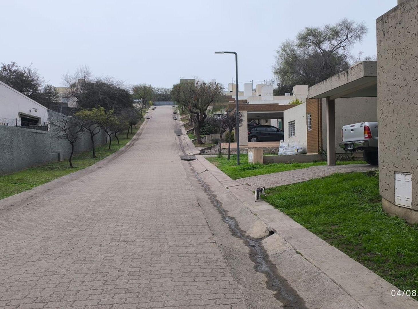 Foto de CASA EN VENTA 3 DORMIS APTA CREDITO VILLA ALLENDE, imagen 2
