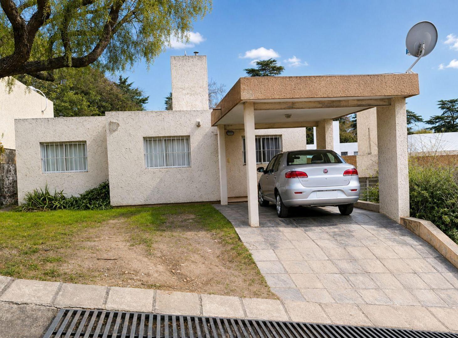 Foto de CASA EN VENTA 3 DORMIS APTA CREDITO VILLA ALLENDE, imagen 1