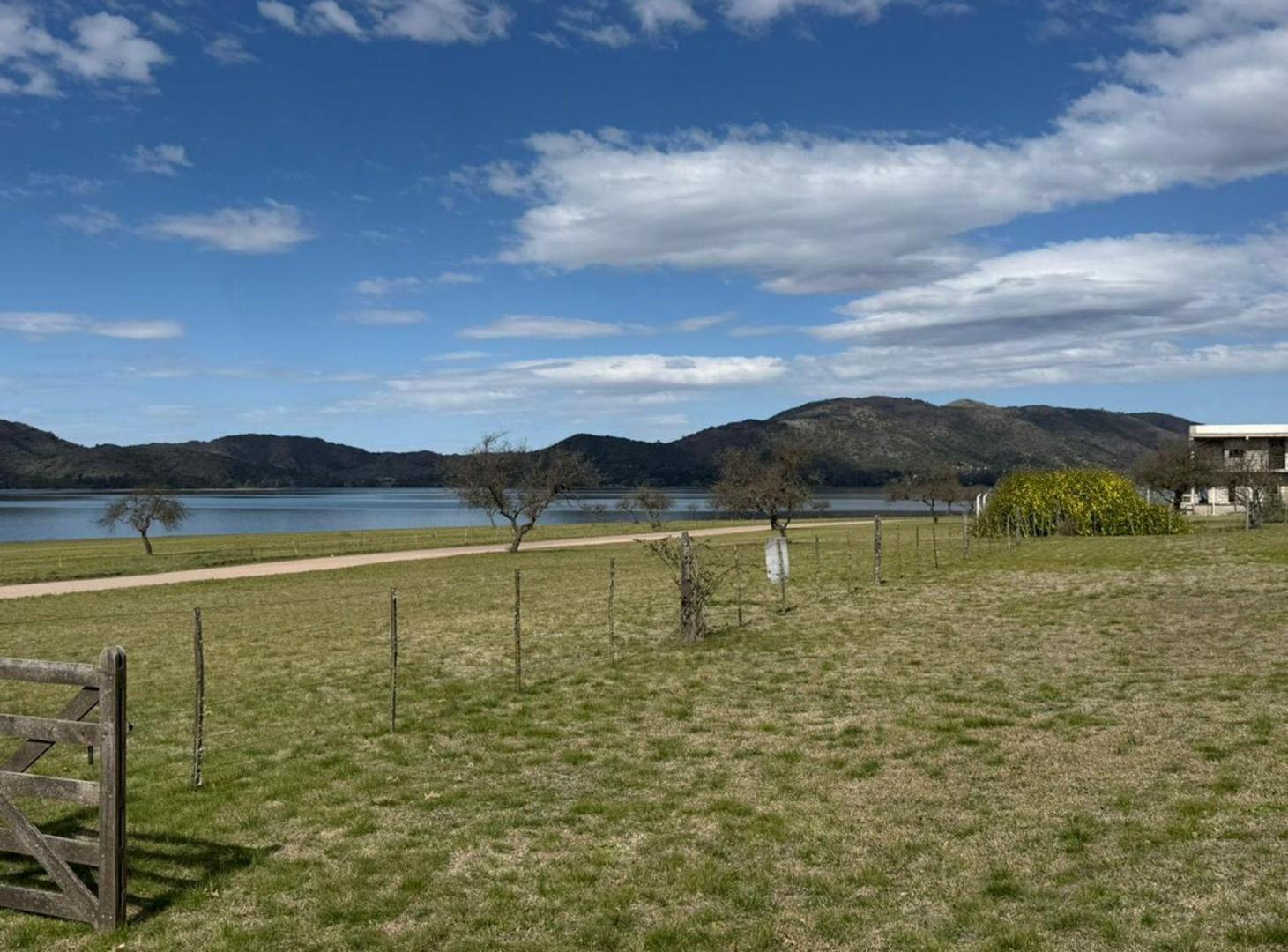Foto de CASA FRENTE AL LAGO LOS MOLINOS – POTRERO DE GARAY, imagen 4