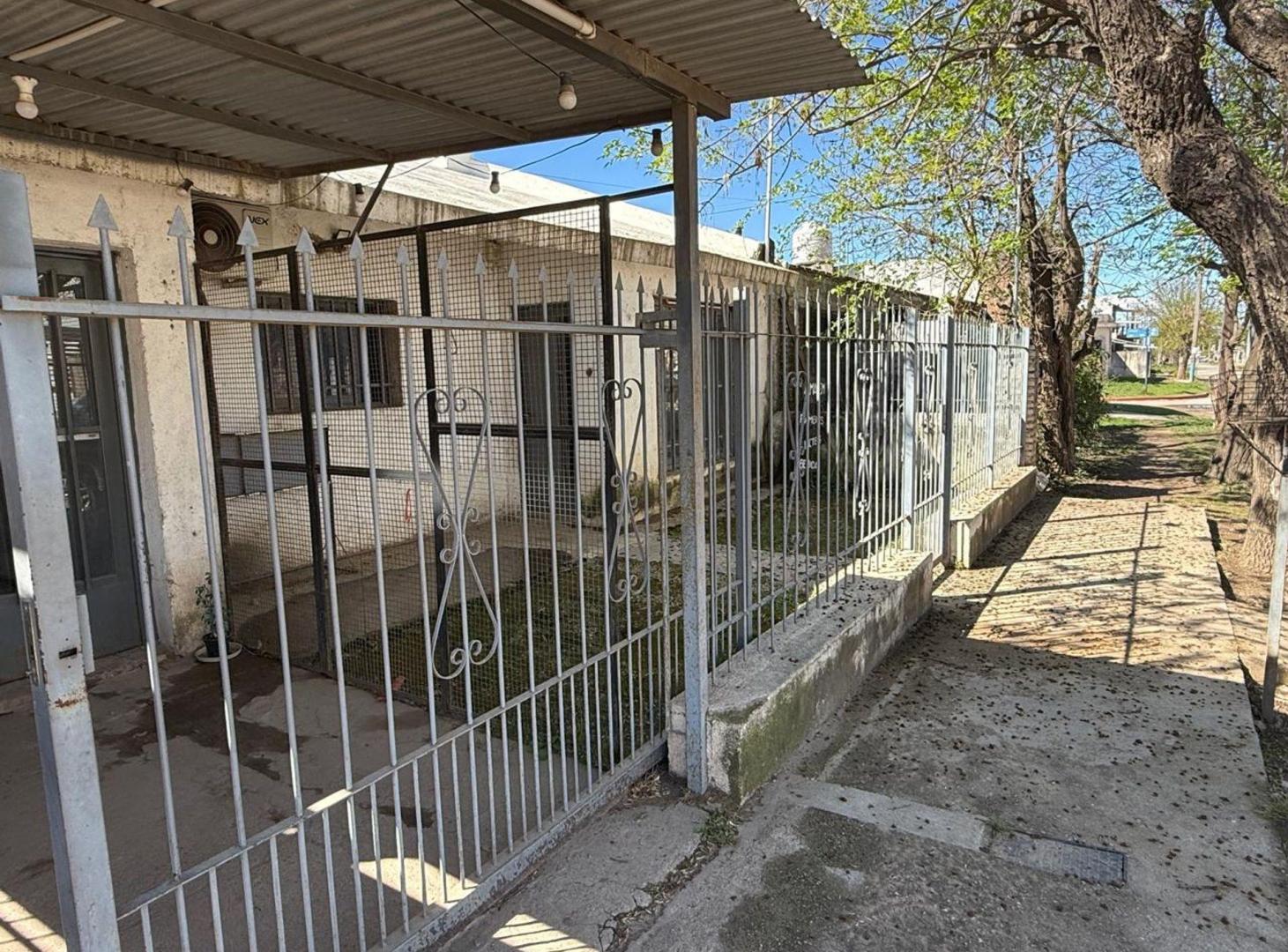 Foto de VENTA CASA 3 DORM B° ARENALES, imagen 3