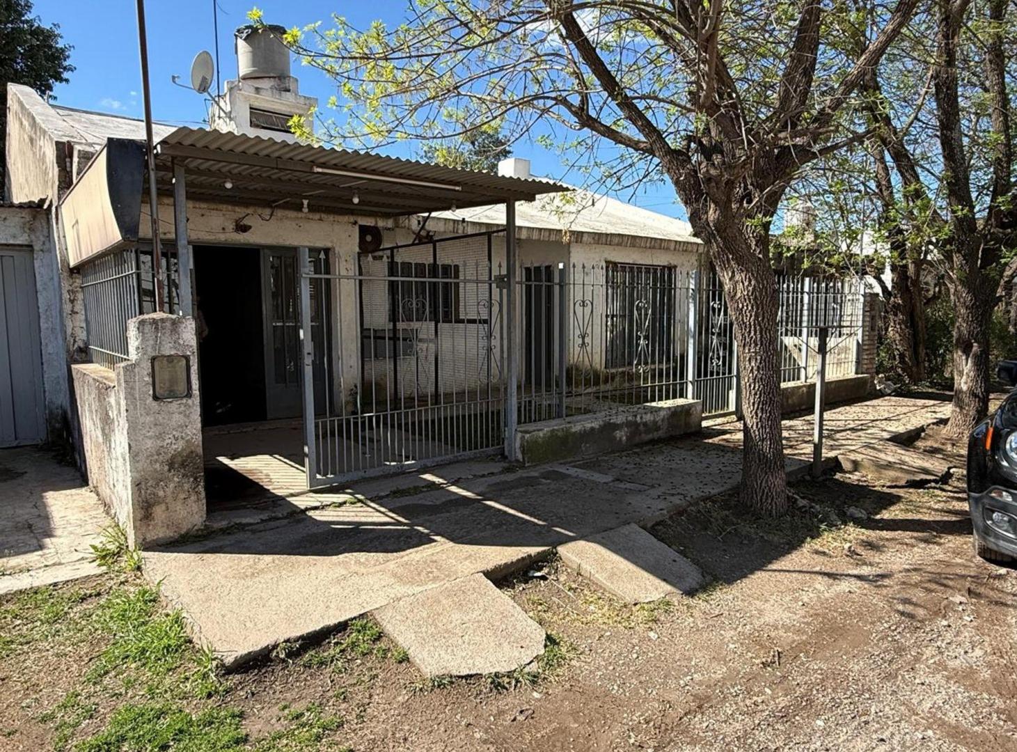 Foto de VENTA CASA 3 DORM B° ARENALES, imagen 1
